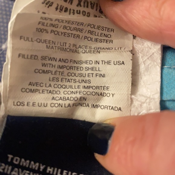 Tommy Hilfiger comforter and two shams. - Picture 2 of 2